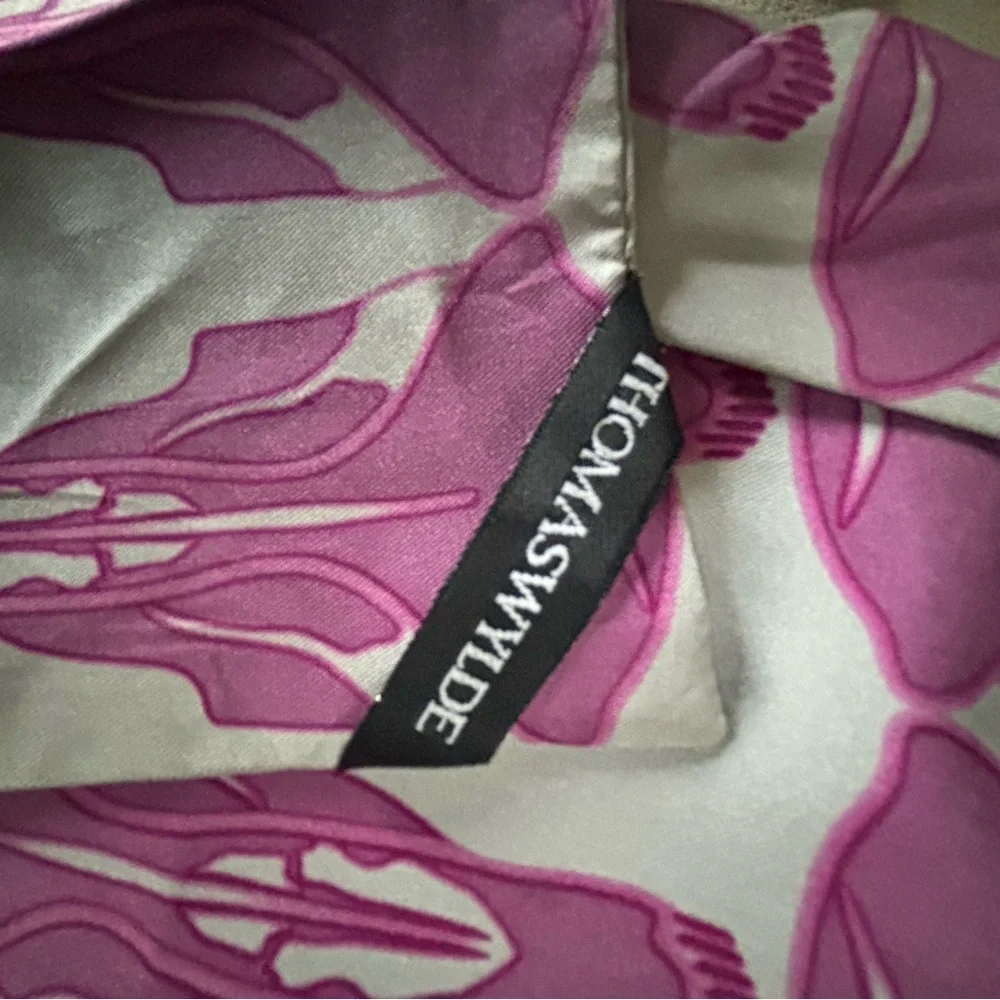 ✨ 💀Iconic Thomas Wylde Skull Print Silk Scarf 💀✨